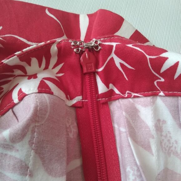 Talbots Petites Red and White Tropical Hibiscus Floral Print Above Knee Skirt - Picture 13 of 14
